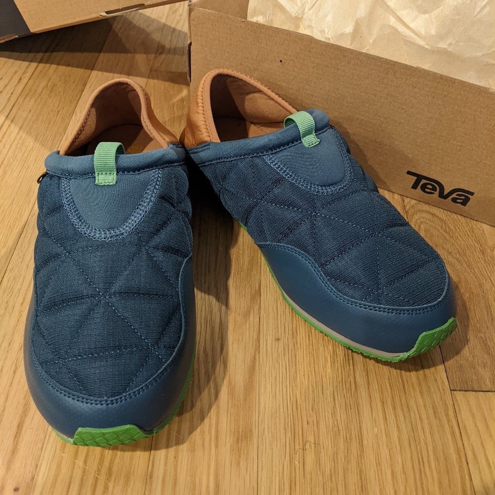 NWT Teva ReEmber Navy Blue Slip-Ons - Youth 7